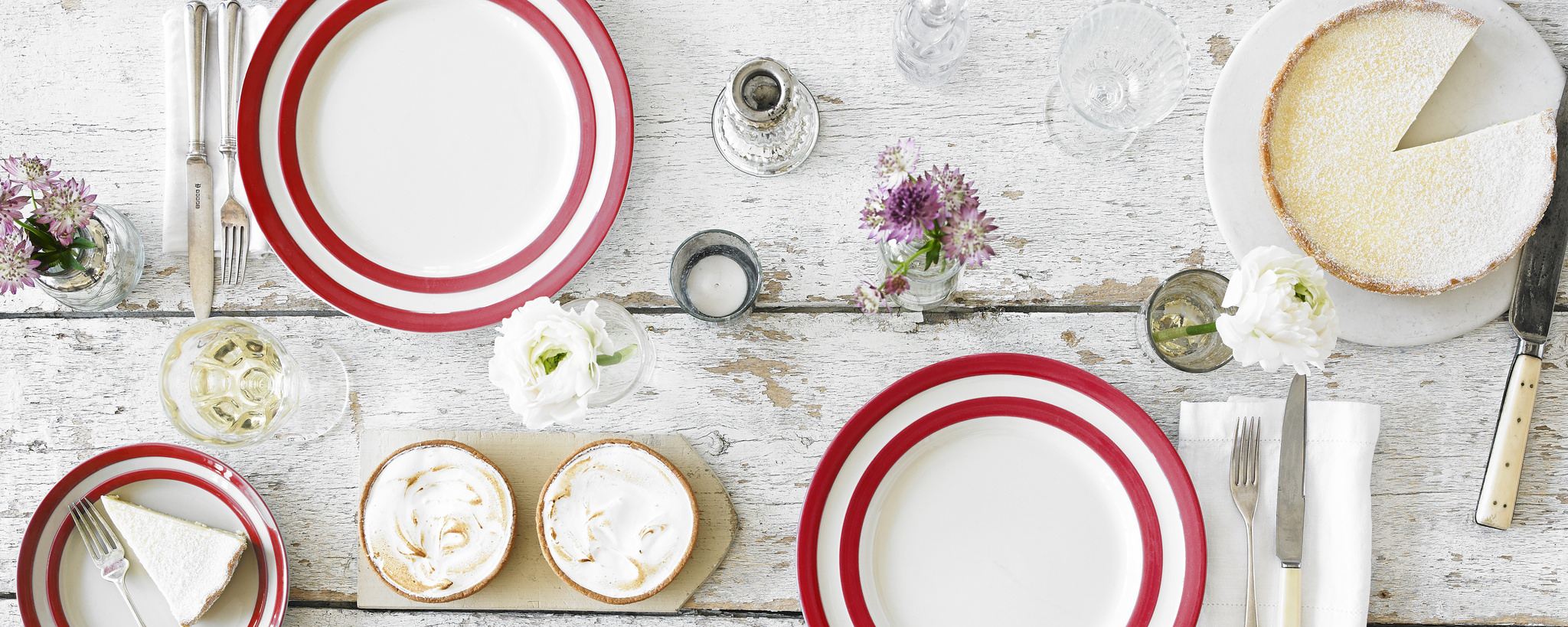 Red Cornishware® Plates – Classic British Kitchenware by T.G. Green